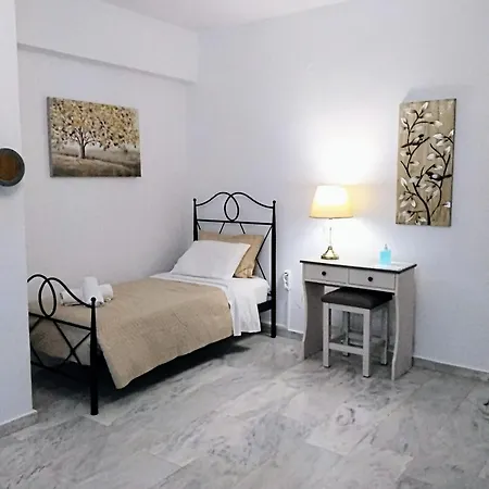 Idomeneas Apartment *